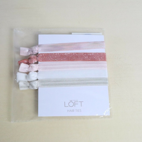 LOFT Accessories - NEW LOFT Women’s Set of 5 Pink/Neutral Hair Ties
